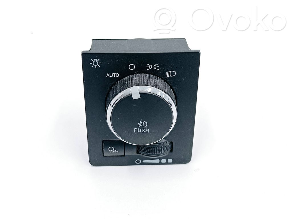 Light switch   P68269912AA