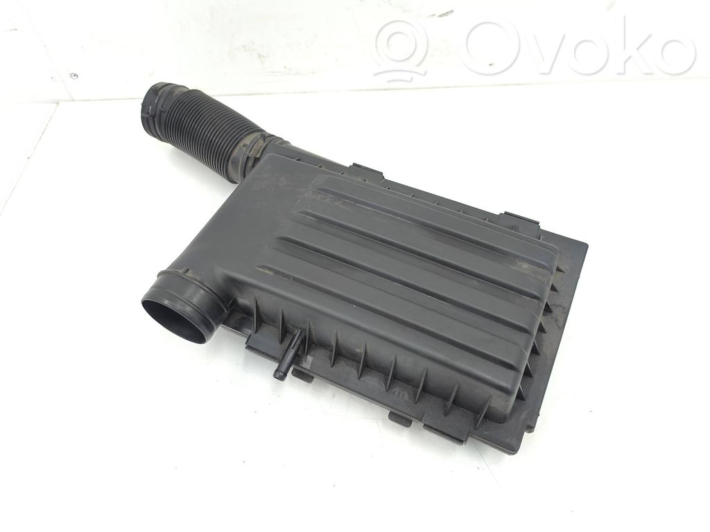 Volkswagen Jetta VI Air filter box 