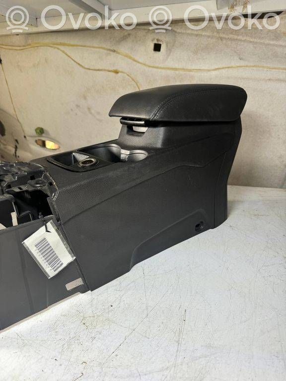 Ford Focus Centrālā konsole 