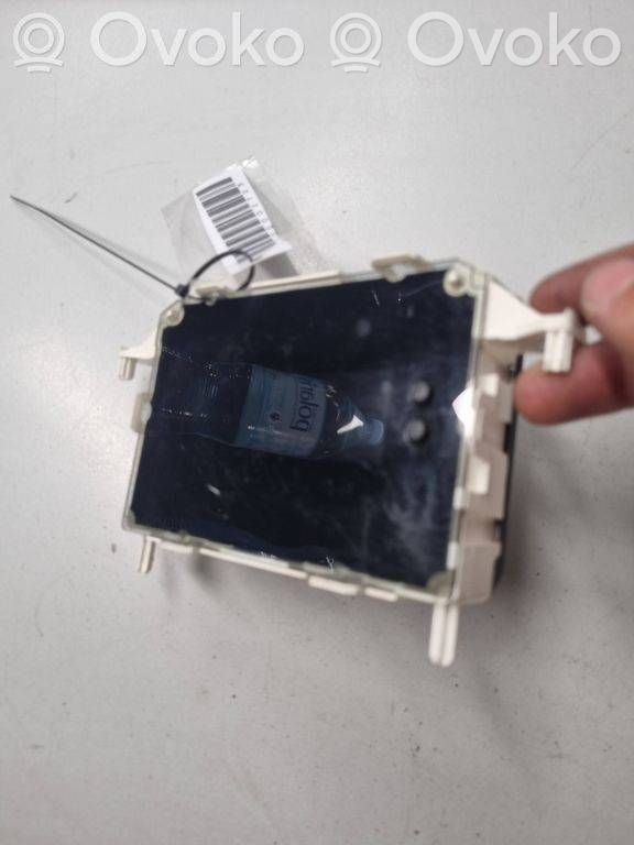 Screen/display/small screen   AA6T18B955AA