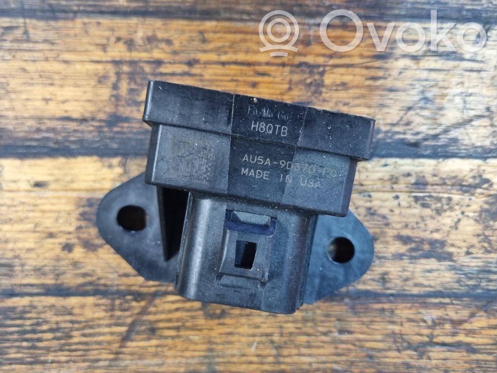 Unité de commande / module de pompe à carburant   AU5A9D370FC