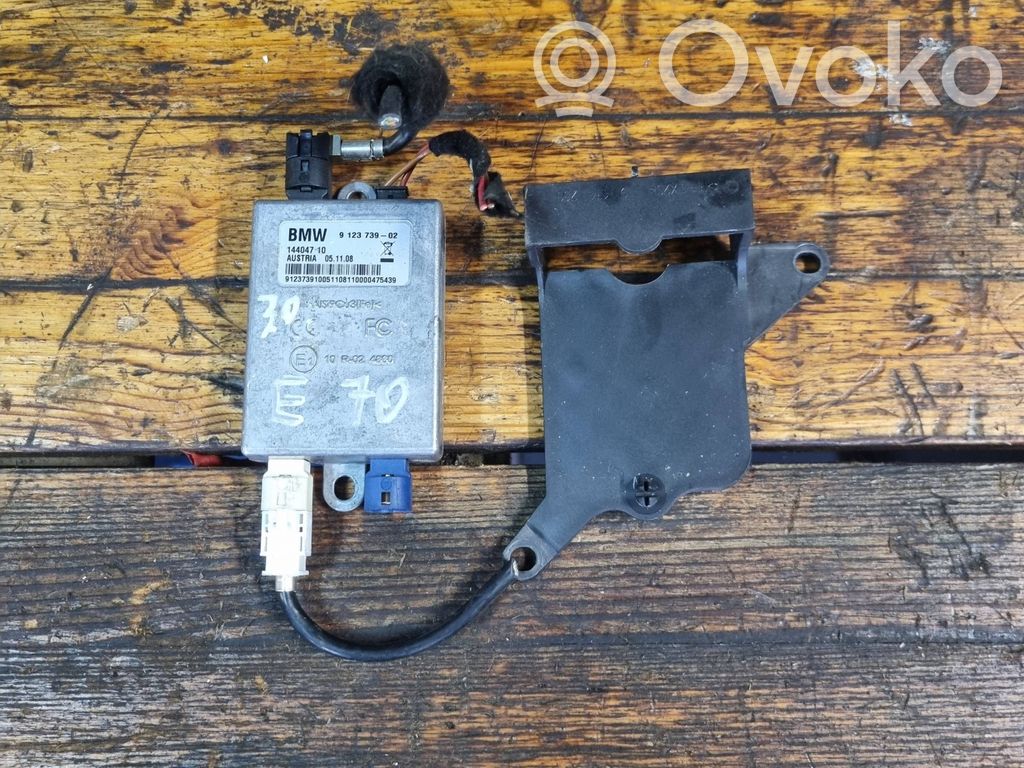 Amplificateur d'antenne   912373902,14404710,84109200503