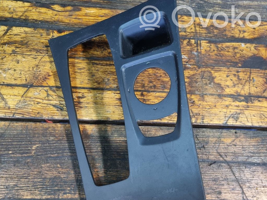 BMW X5 E70 Rivestimento in plastica cornice della leva del cambio 