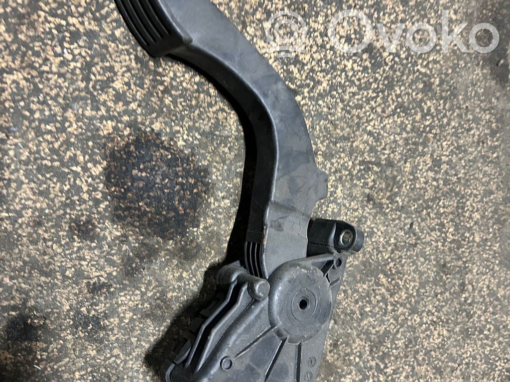 Gaspedal   4M519F836CK