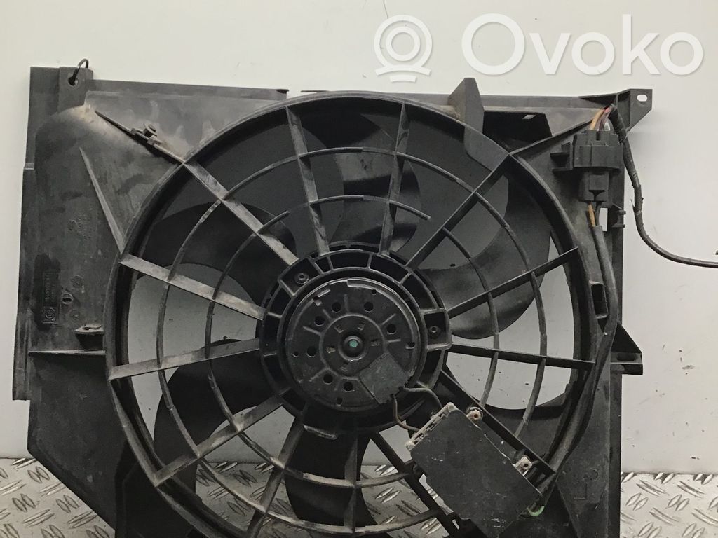 BMW 3 E46 Elektrisks radiatoru ventilators 