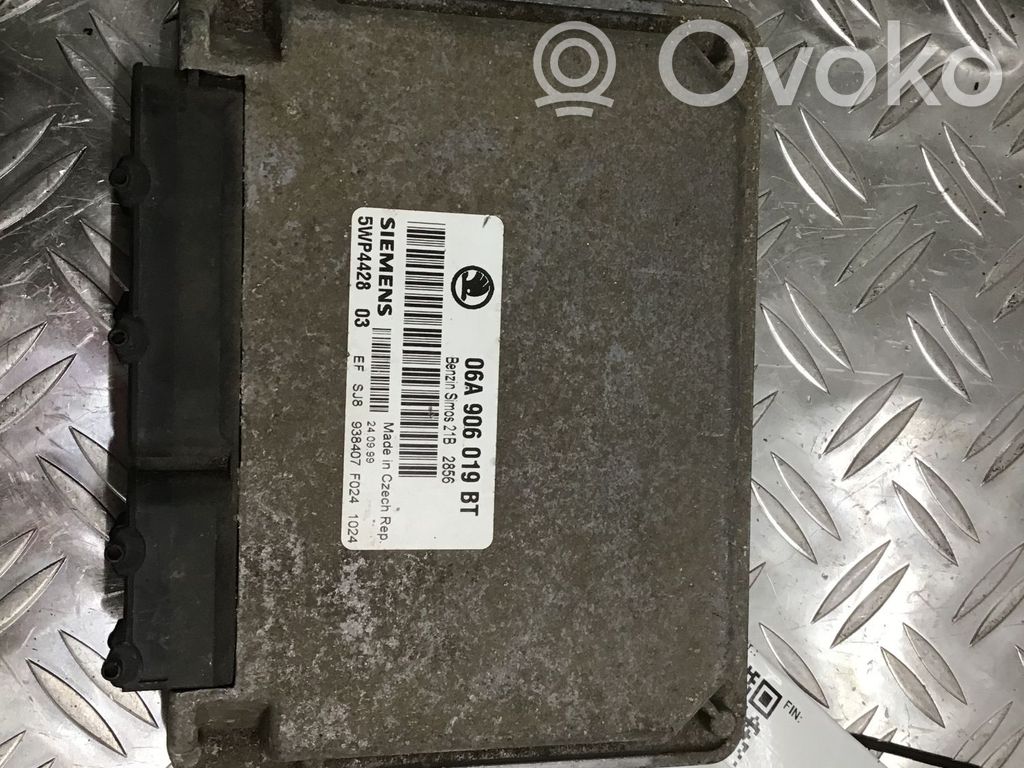 Skoda Octavia Mk1 (1U) Engine control unit/module 