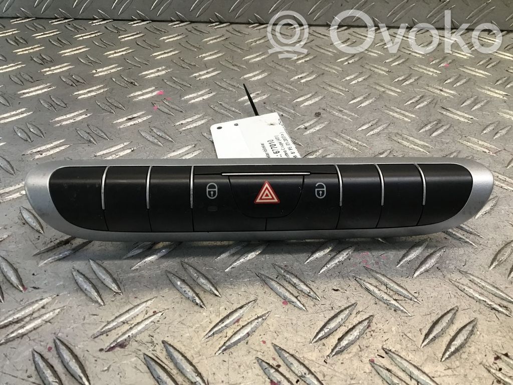 Smart ForTwo II Botón interruptor de luz de peligro 