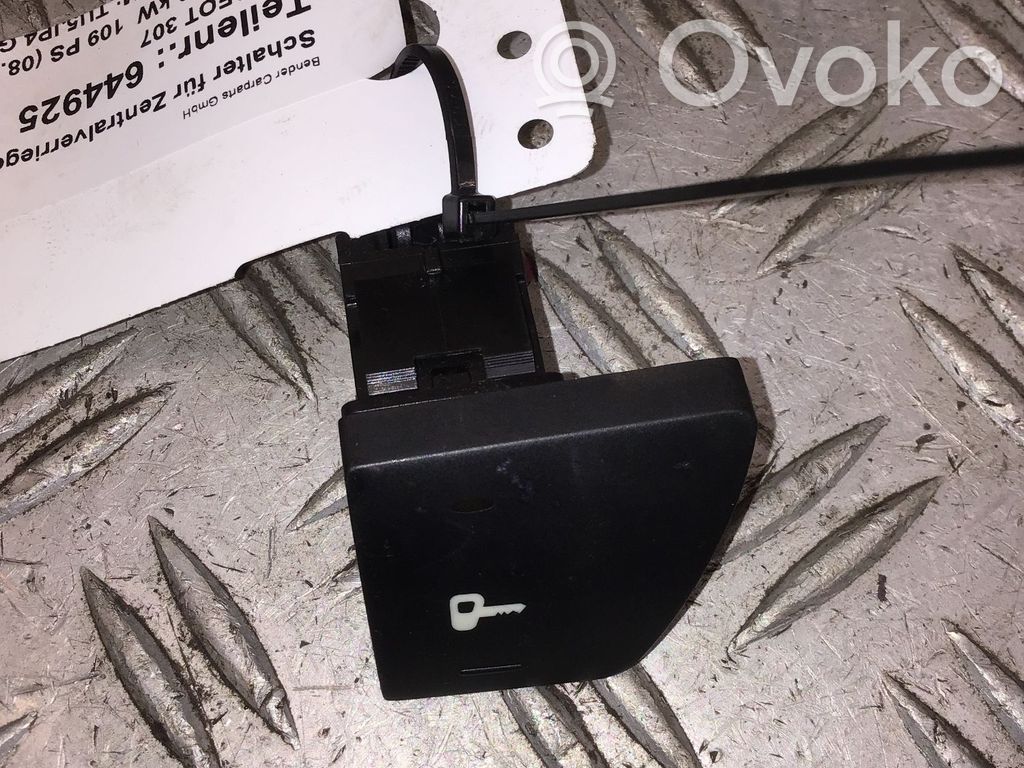 Central locking switch button   96366684XT