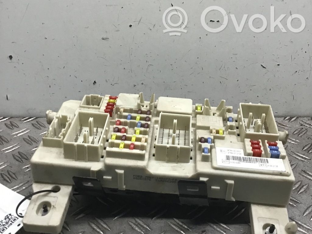 Saugiklių blokas   7M5T14A073FD