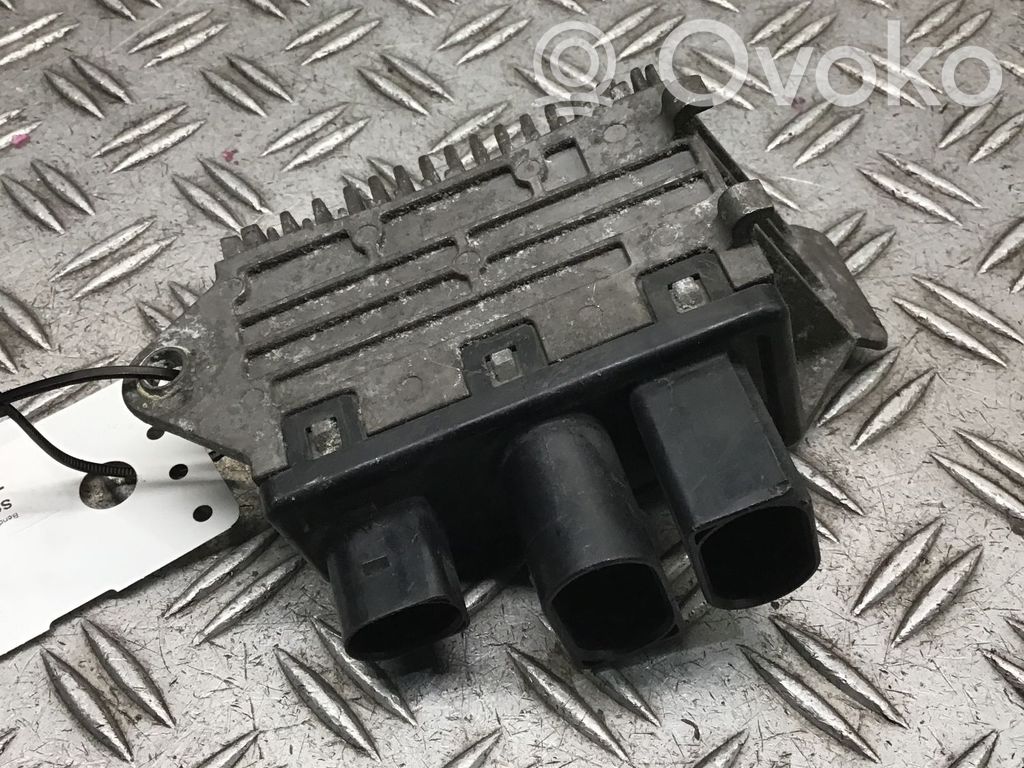Engine control unit/module fan   8Z0959501