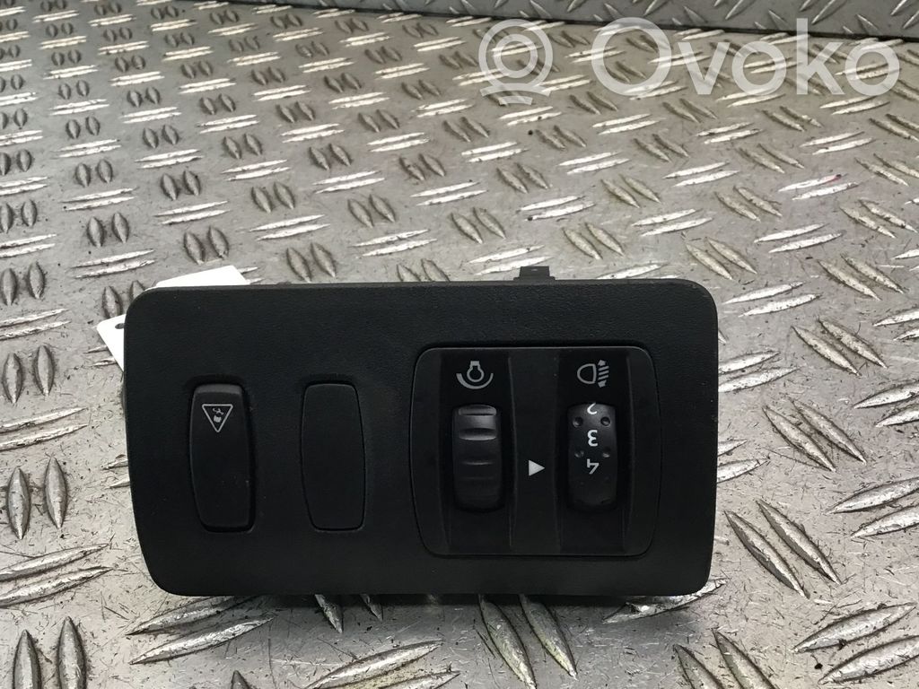 Light switch   8200095495D