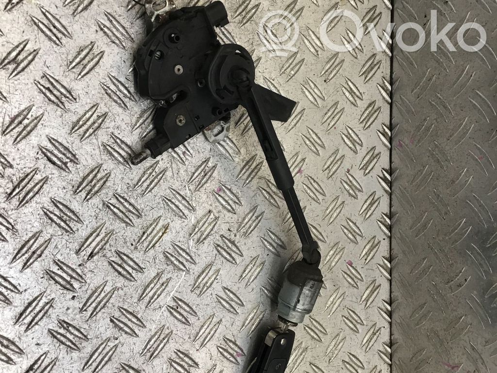 Spyna variklio dangčio   7M5AA16C826BB
