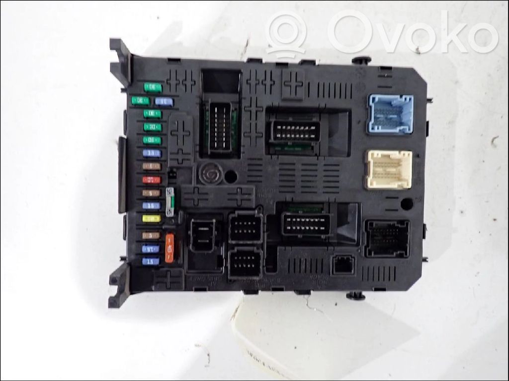 Citroen C4 I Picasso Fuse module 