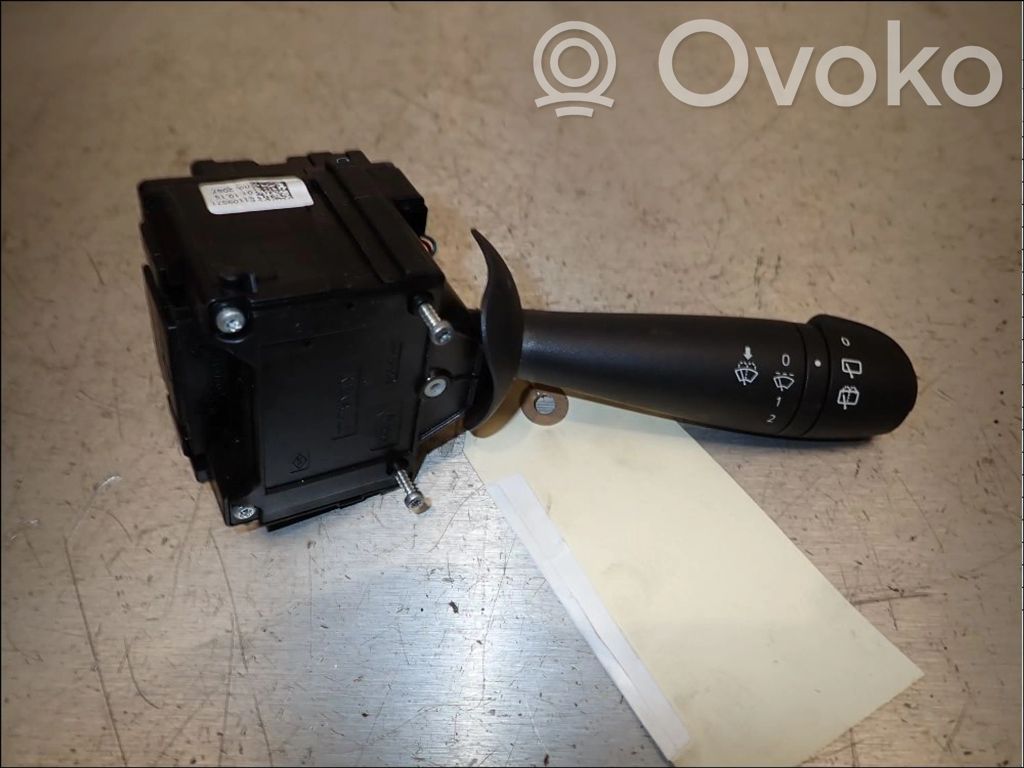 Renault Twingo III Wiper control stalk 