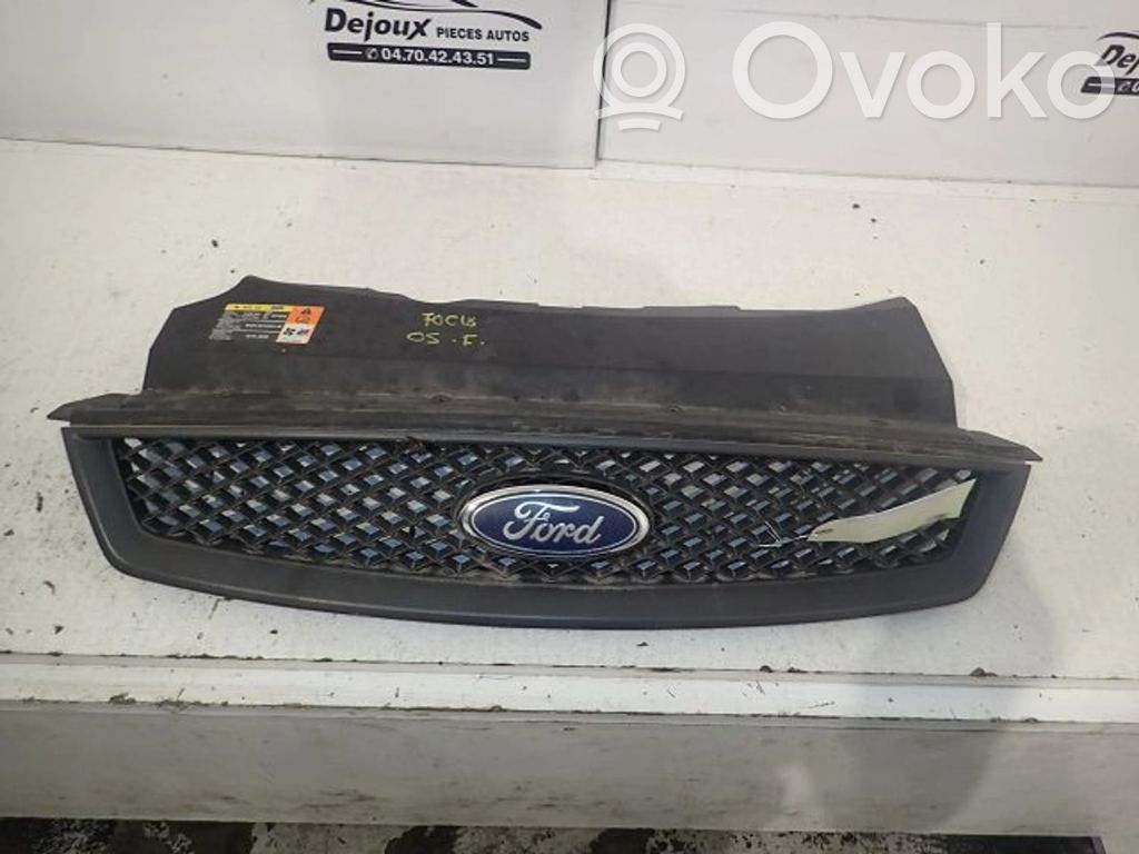 Ford Focus Front bumper upper radiator grill 