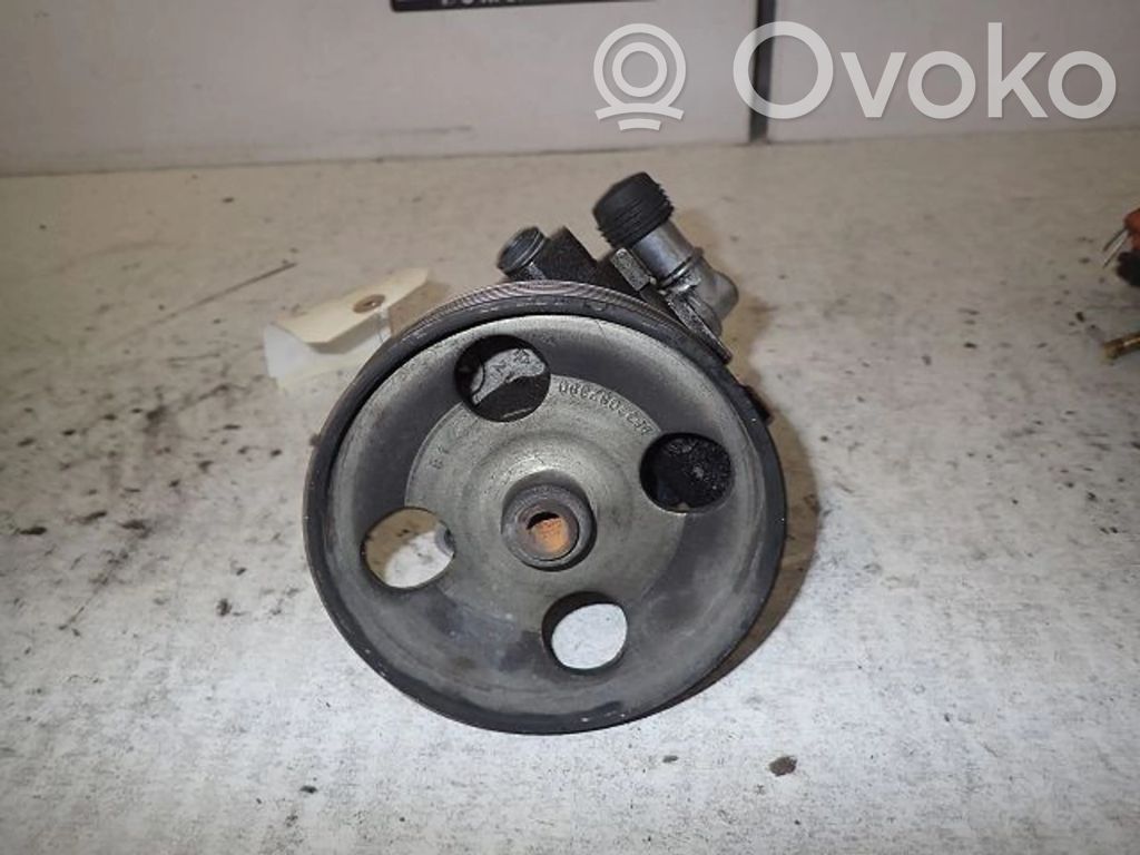 Citroen C8 Ohjaustehostimen pumppu 
