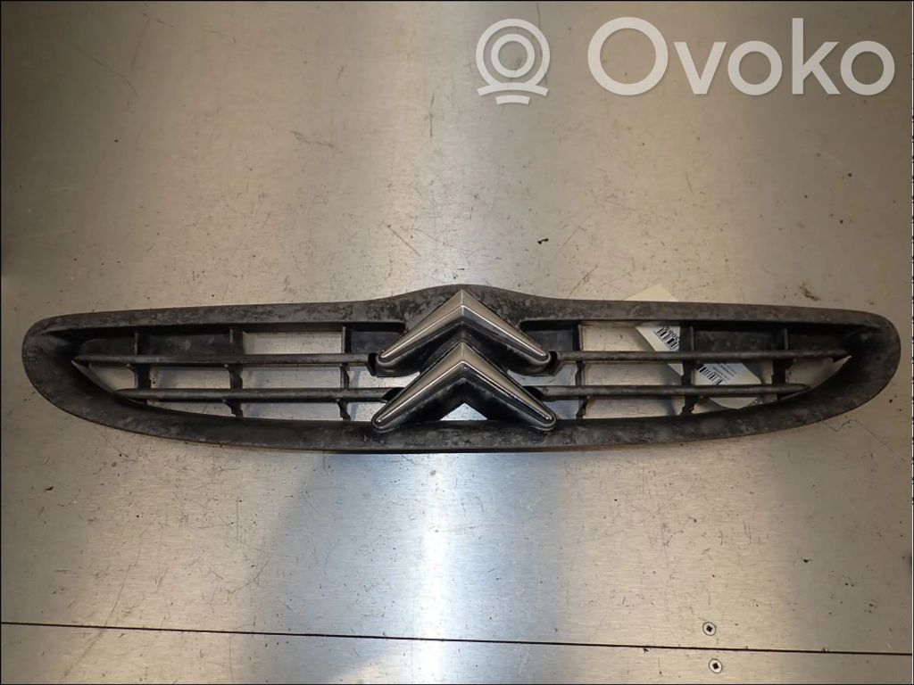 Citroen Saxo Front bumper upper radiator grill 