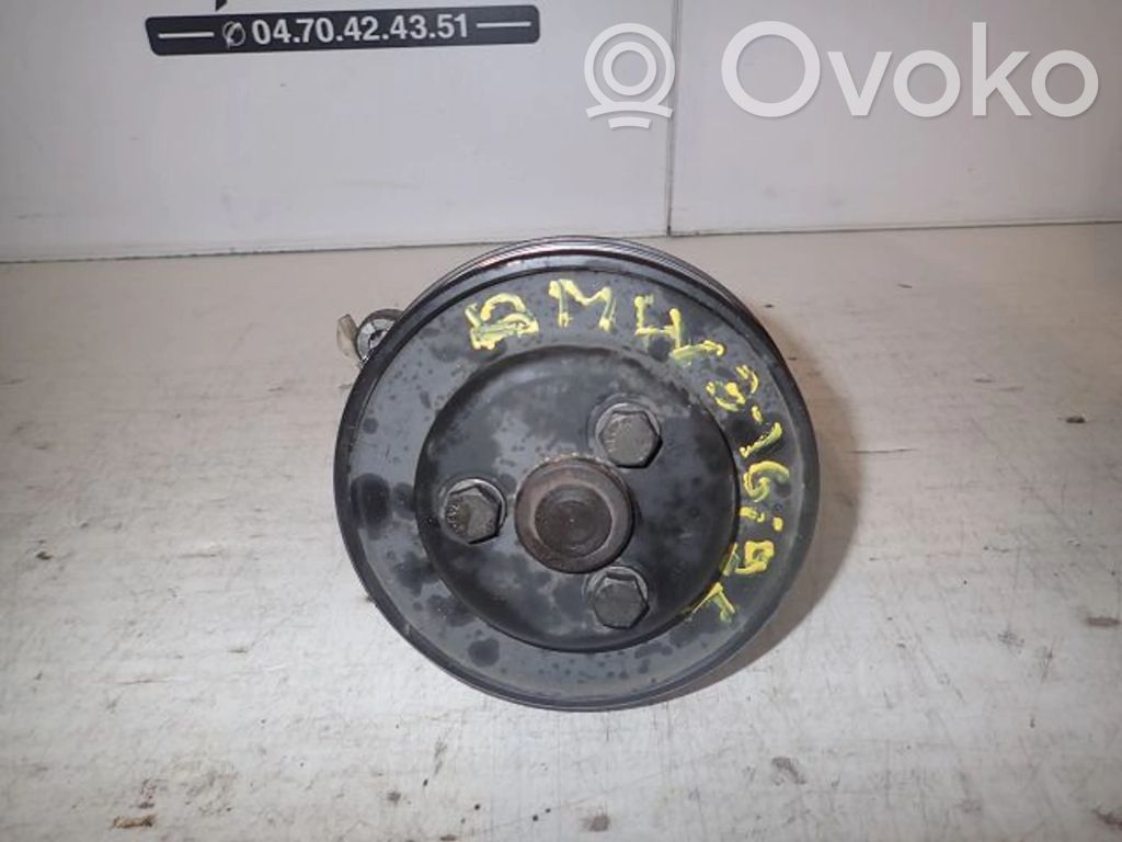 BMW 3 E36 Ohjaustehostimen pumppu 