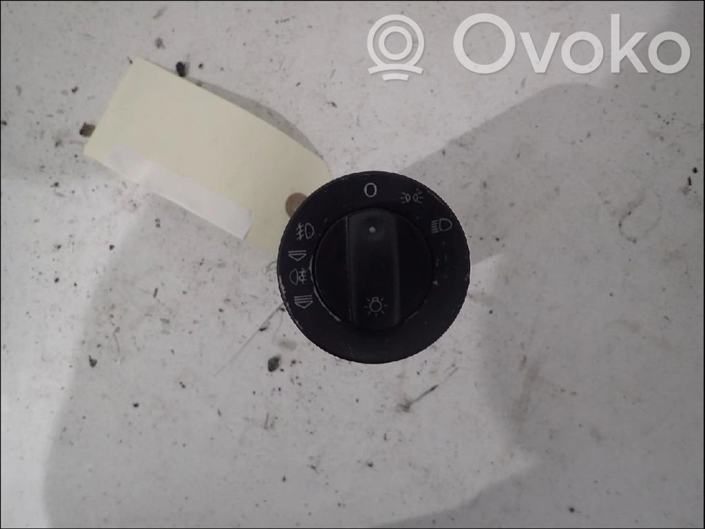 Audi A4 S4 B6 8E 8H Indicator stalk 