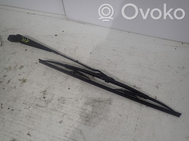Ford Mondeo Mk III Ramię wycieraczki szyby tylnej 