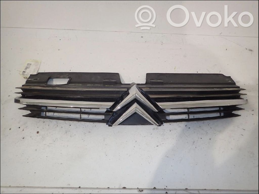 Citroen C5 Front bumper upper radiator grill 