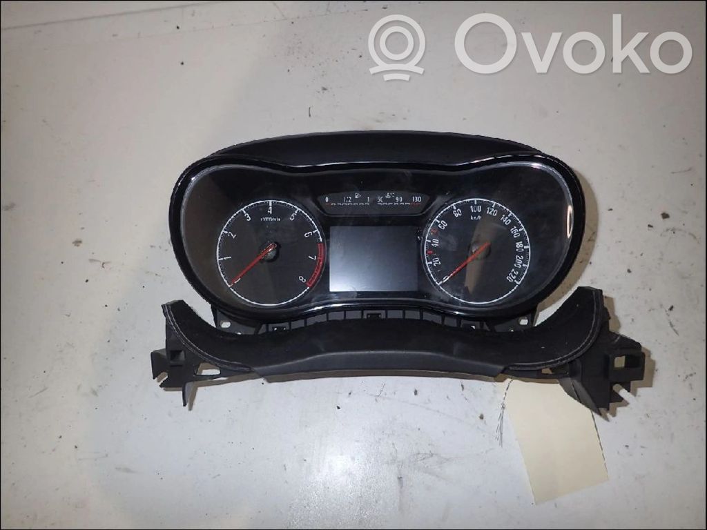 Opel Corsa E Speedometer (instrument cluster) 