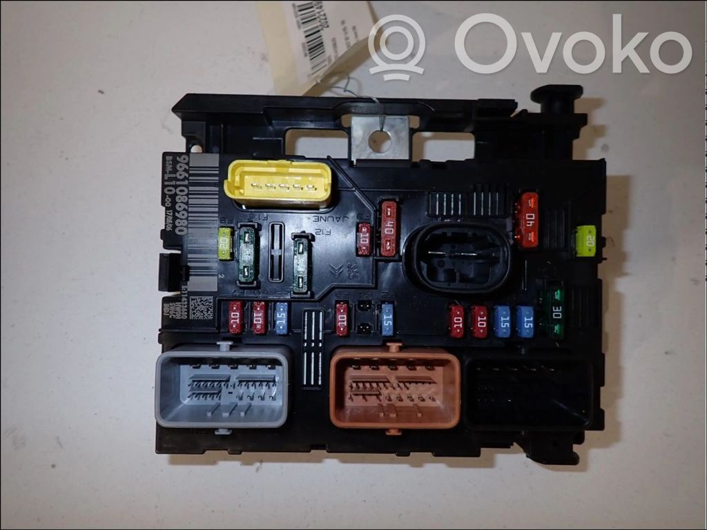 Peugeot 207 Fuse module 