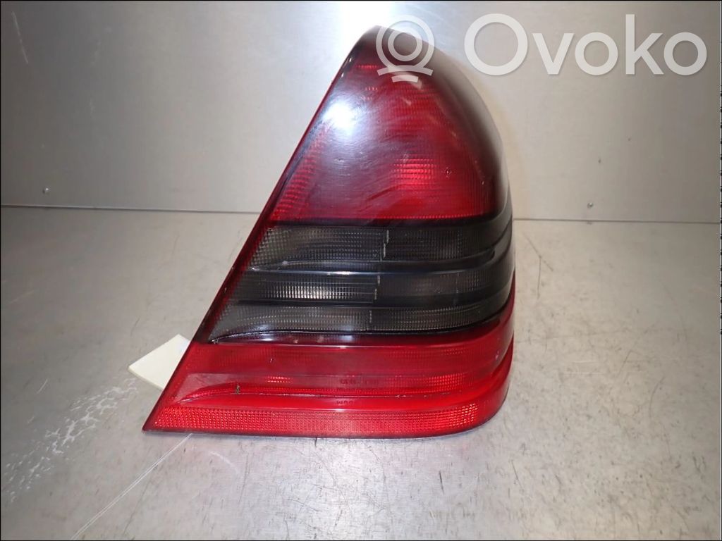 Mercedes-Benz C W202 Lampa tylna 