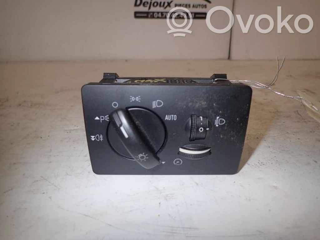 Indicator stalk   1323606