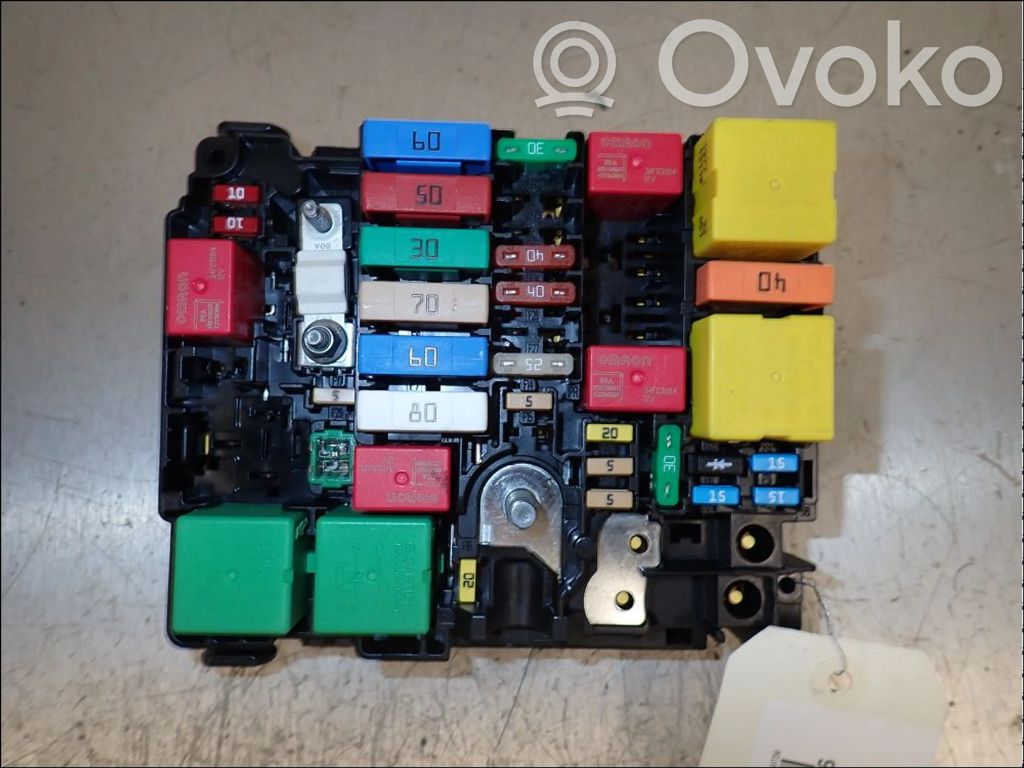 Citroen C3 Fuse module 