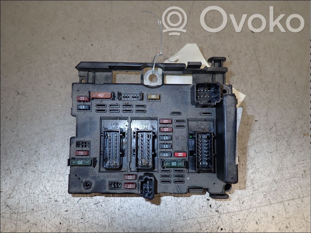 Peugeot 307 Fuse module 