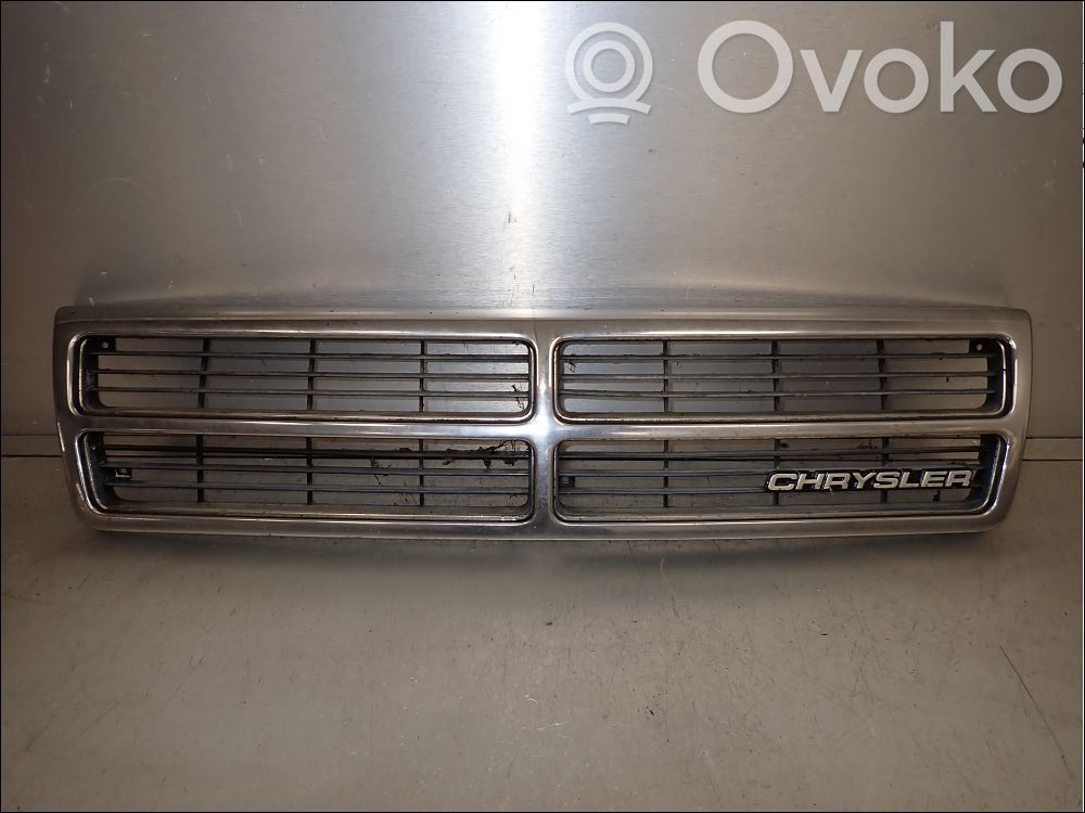 Chrysler Voyager Maskownica / Grill / Atrapa górna chłodnicy 