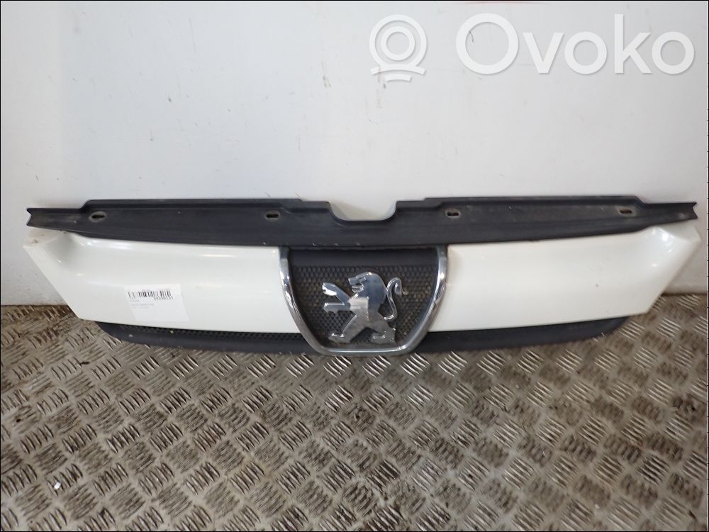 Peugeot Boxer Etupuskurin ylempi jäähdytinsäleikkö 