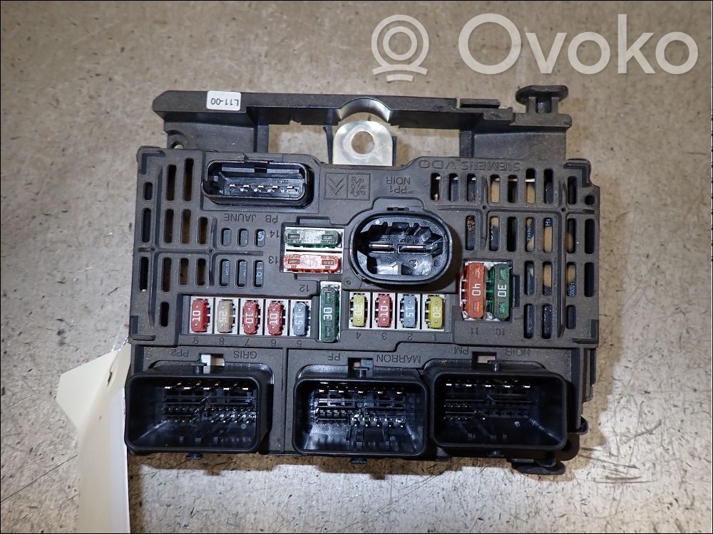 Citroen C4 I Fuse module 