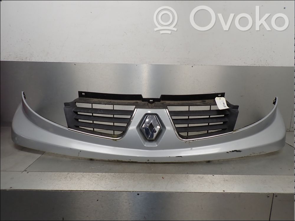 Renault Trafic II (X83) Etupuskurin ylempi jäähdytinsäleikkö 