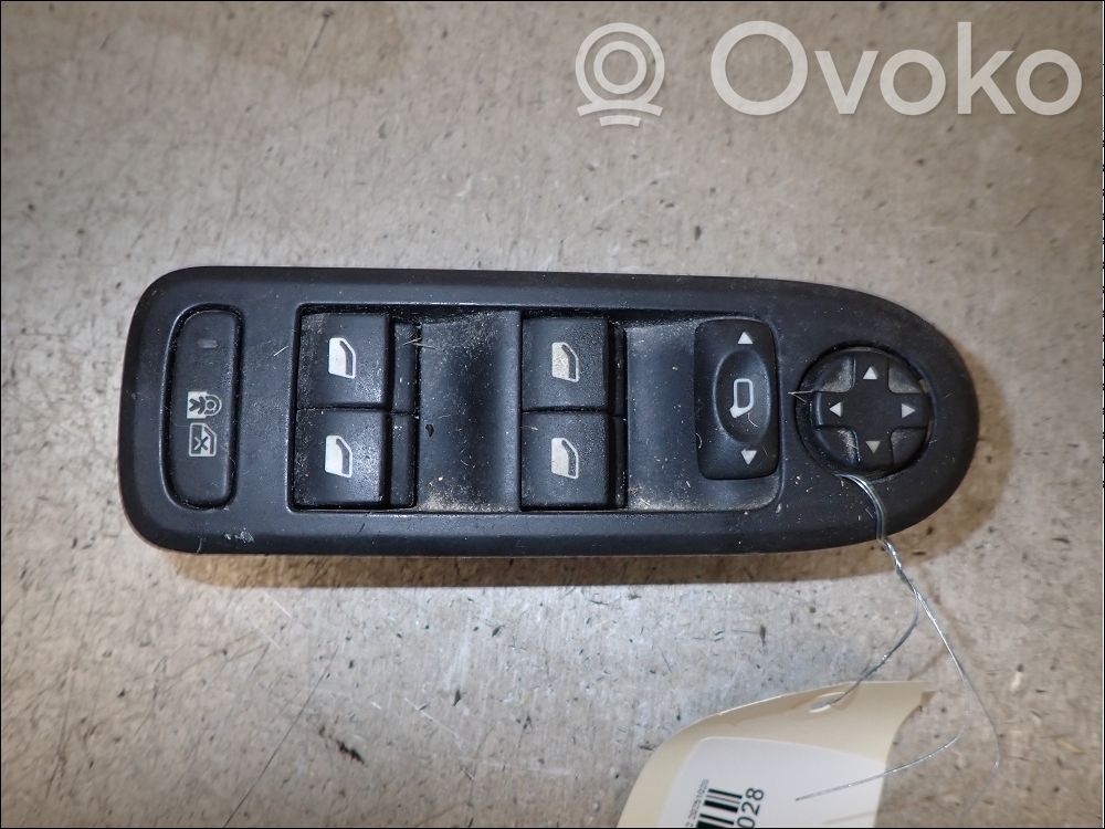 Peugeot 308 Electric window control switch 
