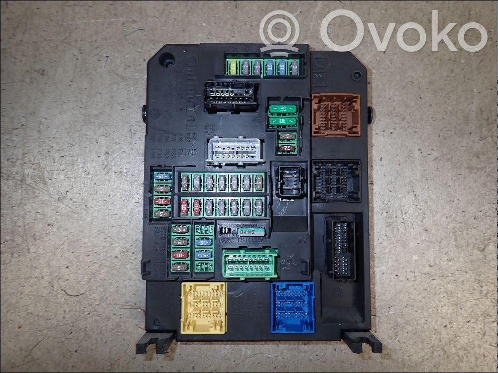 Citroen C4 II Picasso Fuse module 
