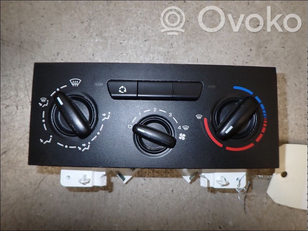 Peugeot Expert Climate control unit 