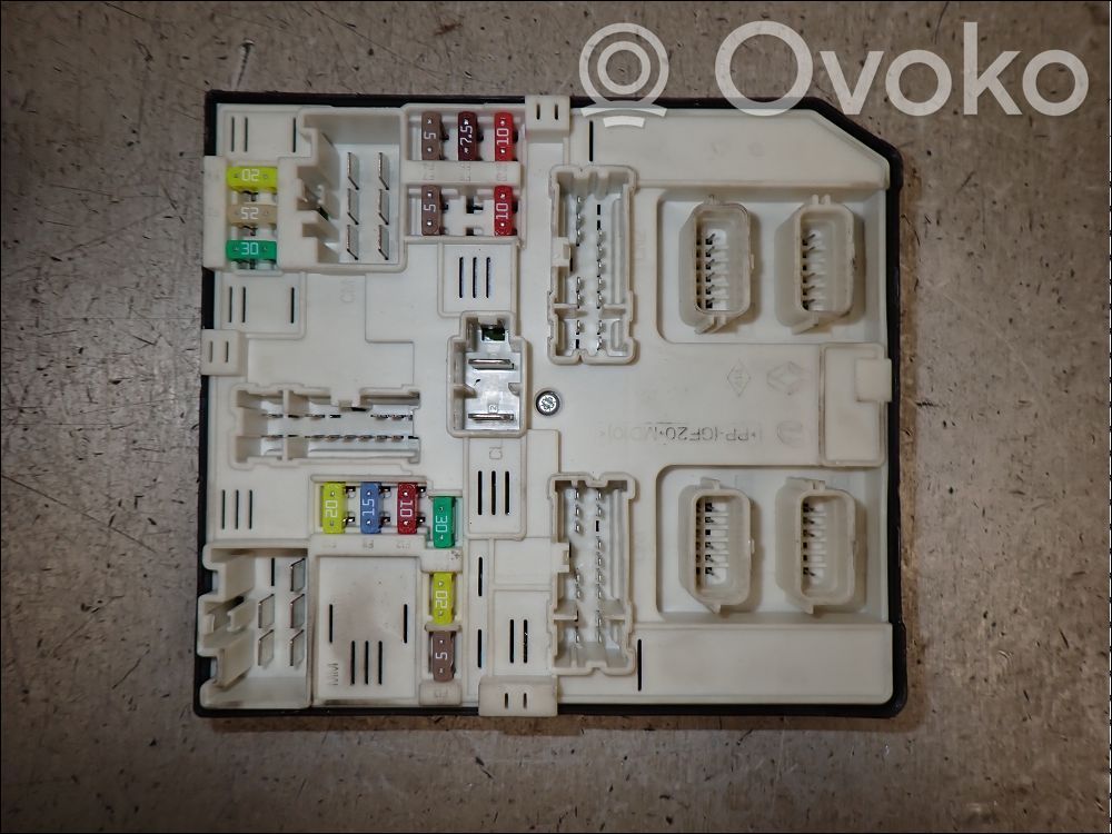 Renault Master III Module de fusibles 