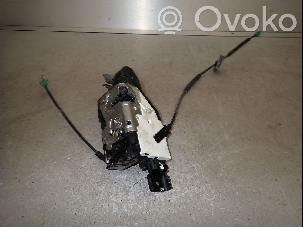 Citroen C3 Picasso Front door lock 