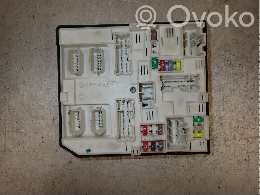 Renault Master III Module de fusibles 