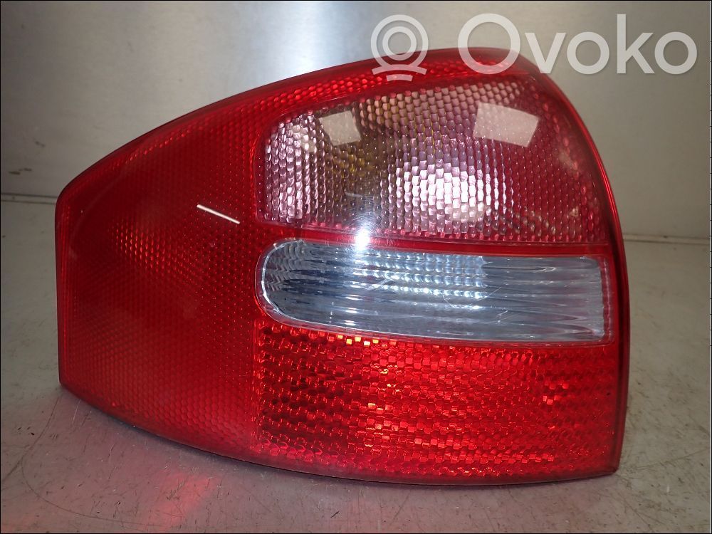 Audi A4 S4 B6 8E 8H Lampă spate în caroserie 
