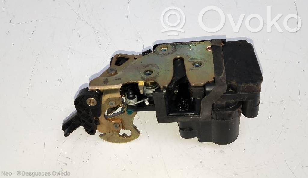 Motor de cierre de puerta trasera