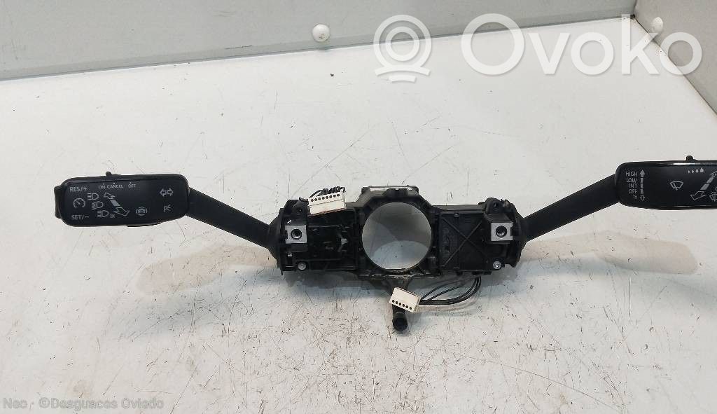 Panel lighting control switch   5Q1953521AA