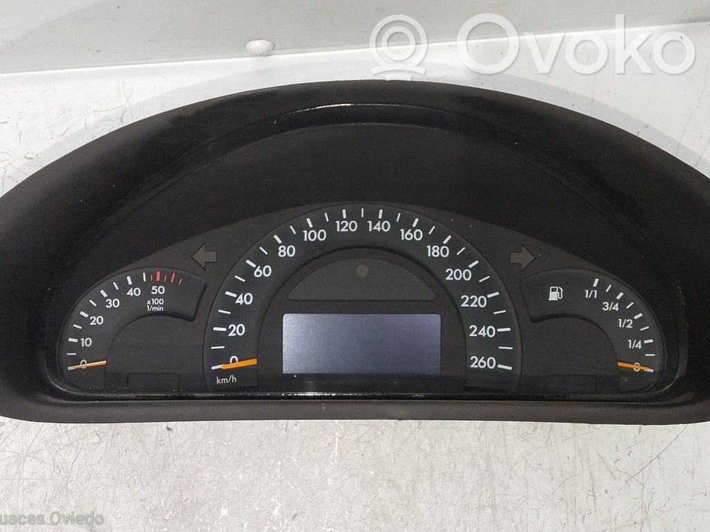 Mercedes-Benz C W203 Licznik / Prędkościomierz 