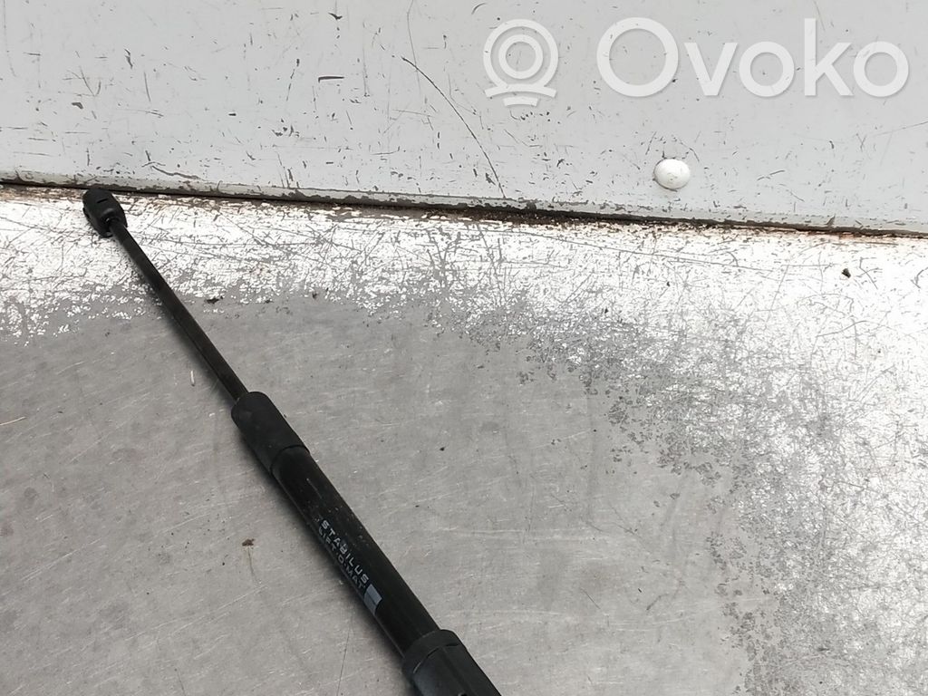 Mercedes-Benz C W205 Siłownik maski przedniej 