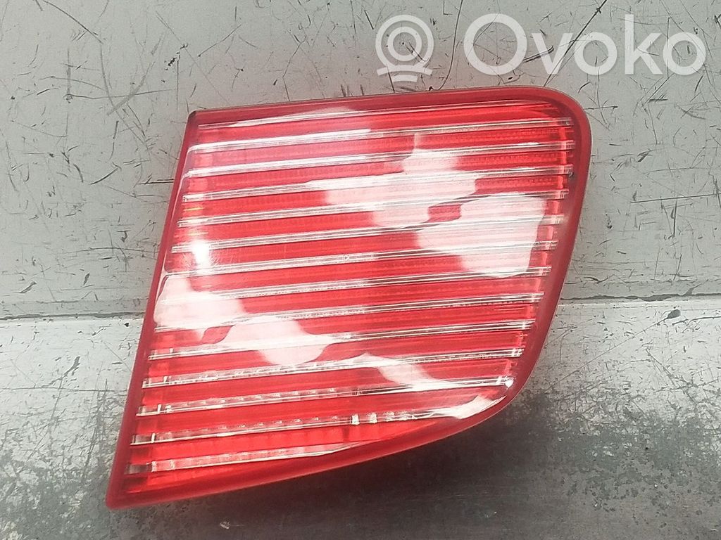Tailgate rear/tail lights   1275592,12758913