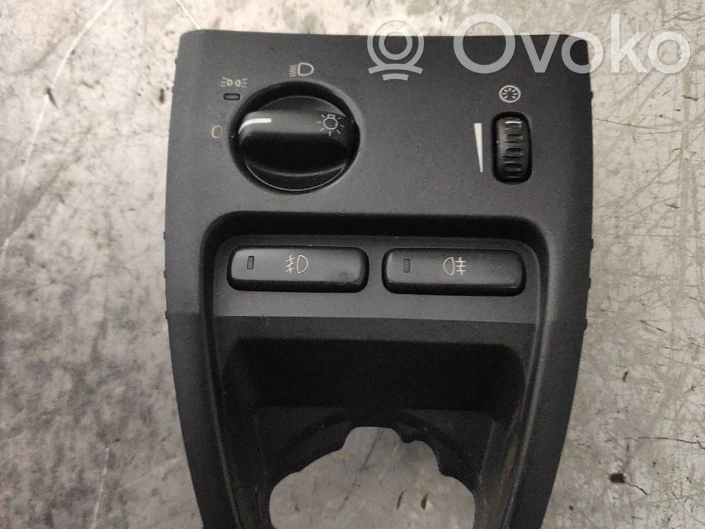 Interruptor de control del panel de luces   30739302