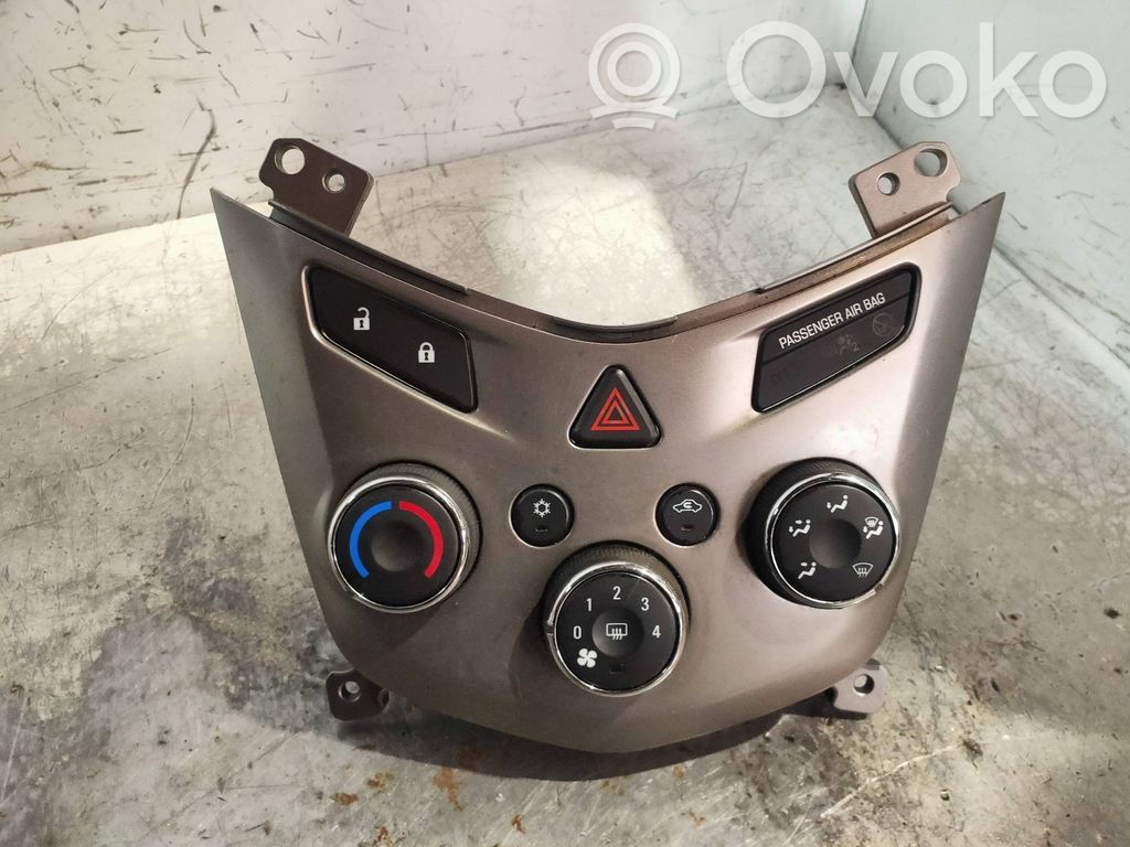 Chevrolet Aveo Air conditioner control unit module 