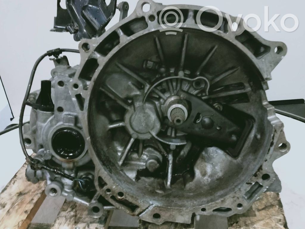 Manual 5 speed gearbox